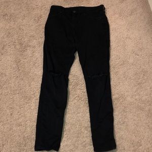 black topshop jamie jeans with ripped knees